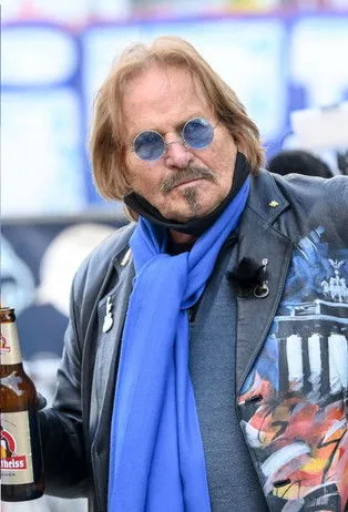 Frank Zander interpreta a Frank Zander en Der große Abend mit Frank Zander