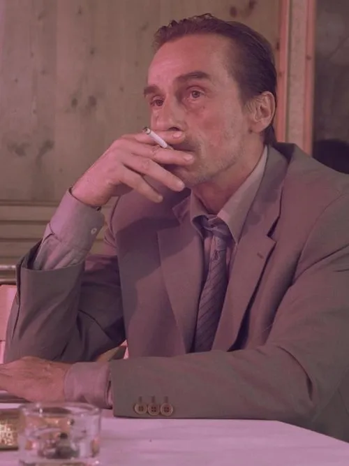 André Hennicke interpreta a en Der letzte Kuss