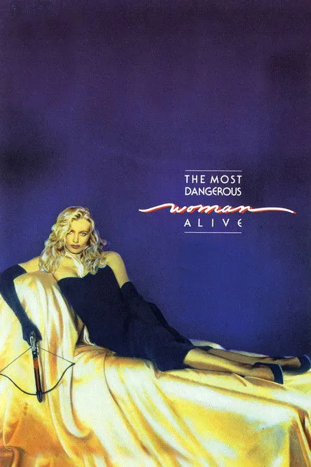 Kryska Wilkowska interpreta a Vikki en Desafío al ejército USA