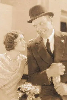 Tenen Holtz interpreta a Orloff en Detectives