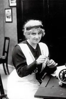 Else Frölich interpreta a en Detektivens Barnepige