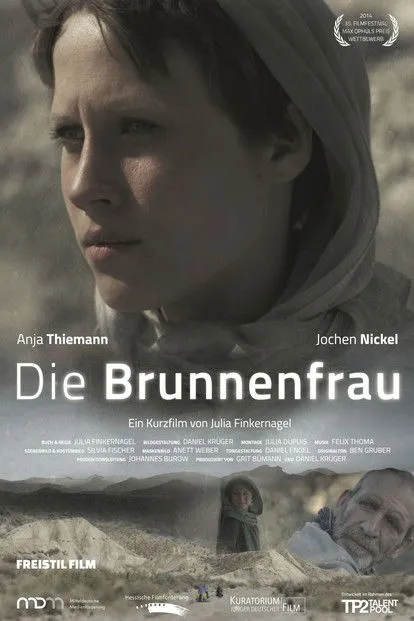 Anja Thiemann interpreta a en Die Brunnenfrau
