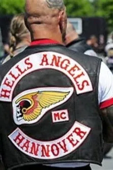 Andreas Kühn interpreta a Prosecutor en Die Macht Der Rocker