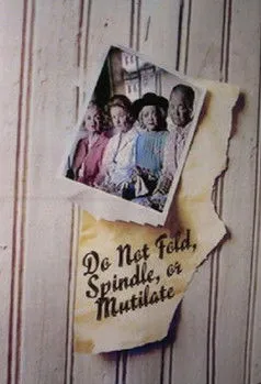 Barbara Davis interpreta a Brenda en Do Not Fold, Spindle, or Mutilate