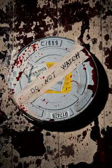 Michael Deni interpreta a en Do Not Watch