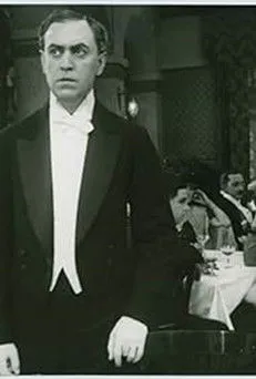 Rasmus Rasmussen interpreta a en Dolken