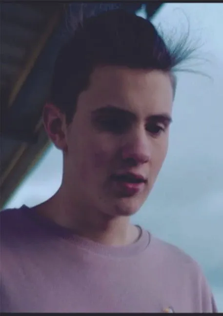 Nick Frost interpreta a Little Arthur en Don't