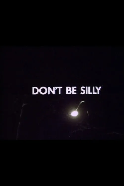 Maria Aitken interpreta a Ellie Bloom en Don't Be Silly
