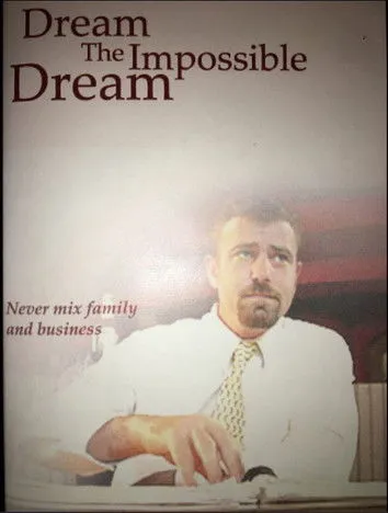 Jason Hills interpreta a Man en Dream the Impossible Dream