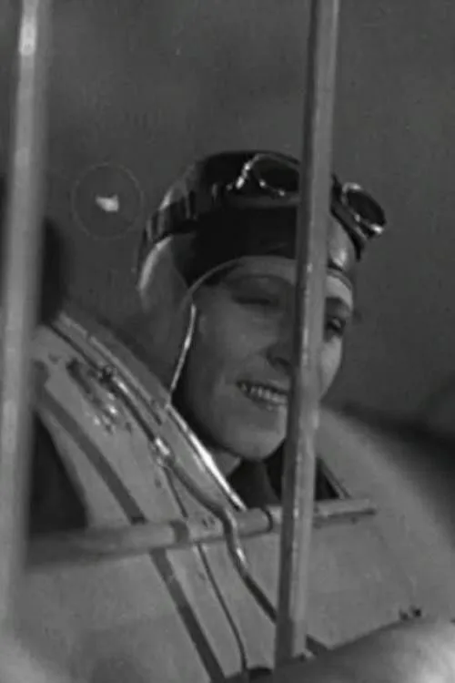 Lionel Hoare interpreta a Boy en Dual Control