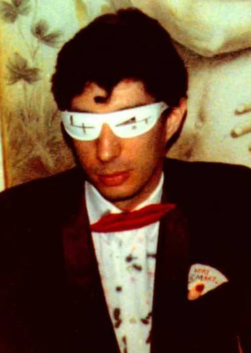 Duggie Fields interpreta a  en Duggie Fields