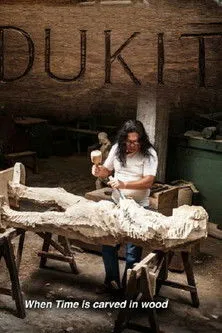 Bor Ocampo interpreta a en Dukit