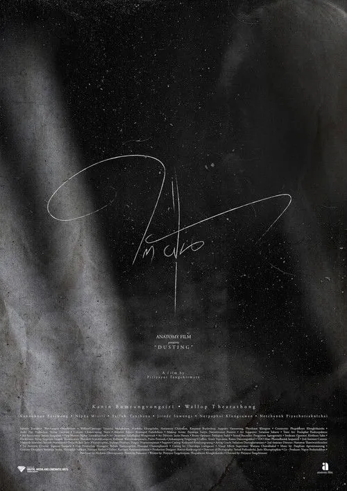 Wallop Thearathong interpreta a Grandfather en Dusting