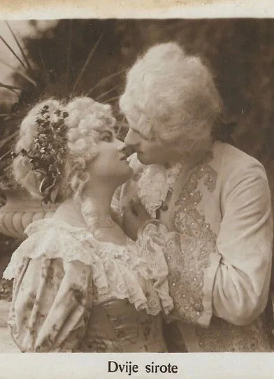 August Cilic interpreta a en Dvije sirotice