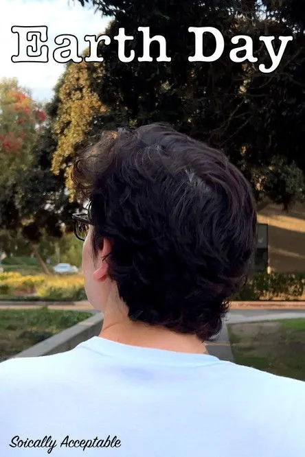 Colin Browning interpreta a en Earth Day