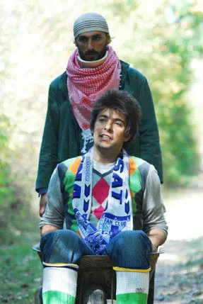 Florist Bajgora interpreta a Ademi en Egjeli