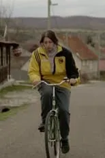 Dóra Czinege interpreta a en Egy borús nap