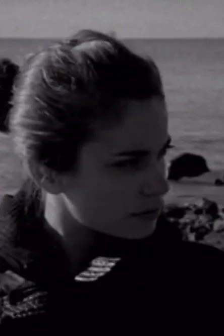 Julián Tello interpreta a  en El contrabajo