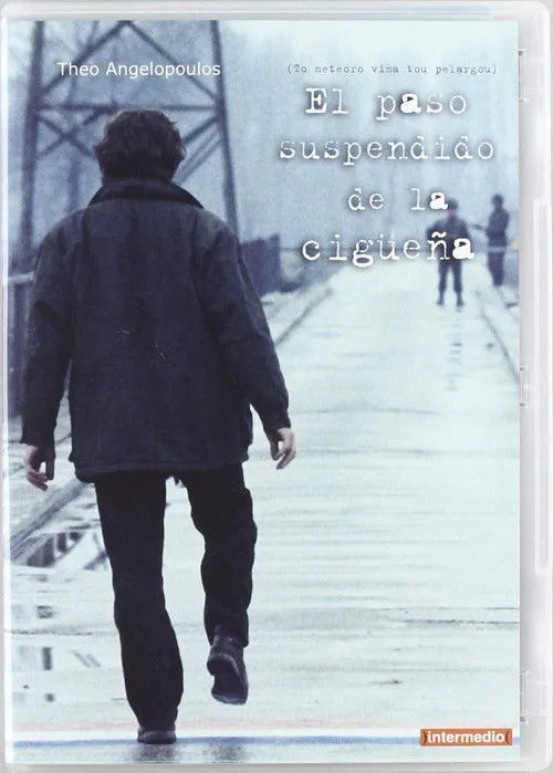 G??????? ?at???a??a? interpreta a Alexandre the Reporter en El paso suspendido de la cigüeña