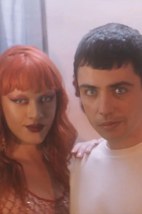 Raya Martigny interpreta a Girl 4 en El sueño