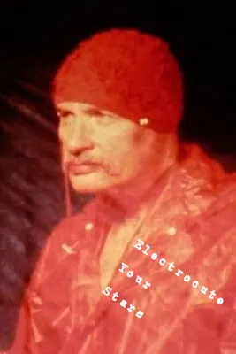 George Kuchar interpreta a en Electrocute Your Stars