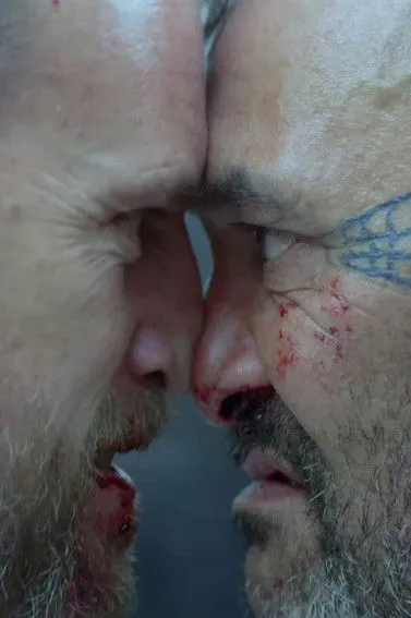 Calvin Tuteao interpreta a Haki en Elevation