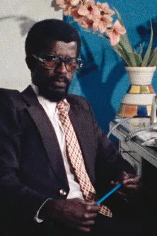 Isseu Niang interpreta a en En résidence surveillée