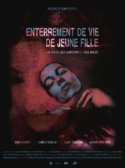 Maia Dennehy interpreta a Maïa en Enterrement de vie de jeune fille