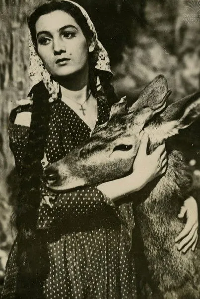 Valerian Kvachadze interpreta a Zaqarya Paliashvili en ეთერის სიმღერა