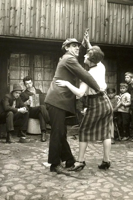 Olafr Havrevold interpreta a Kaare en Fager er lien