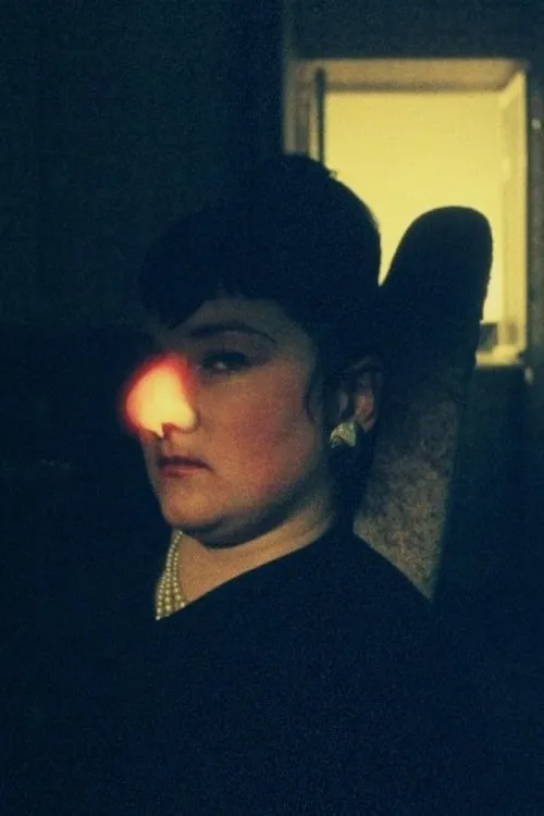 Ades Zabel interpreta a  en Faszinierendes Puppenhaus