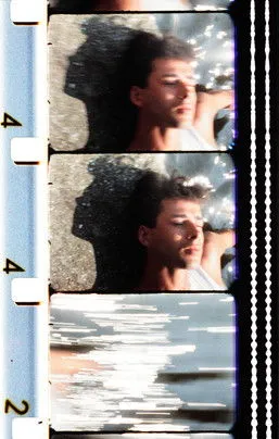 Miles McKane interpreta a en Feuilles d'été