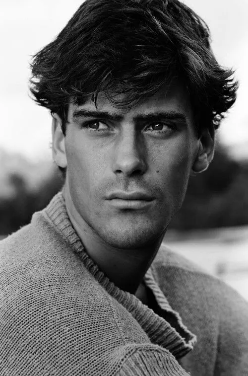 Goran Macura interpreta a Younger Gian Paolo Barbieri en Fiori della mia vita