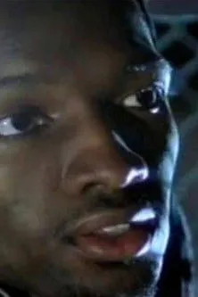 Edrick Browne interpreta a Smoke en Five Deep Breaths