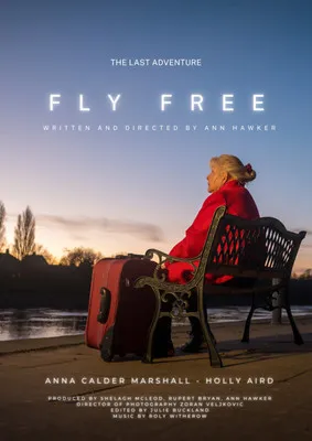 Anna Calder-Marshall interpreta a Mary en Fly Free