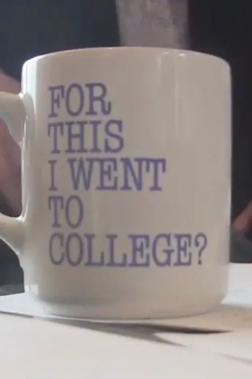 Hannah Young interpreta a Student en For This I Went to College?