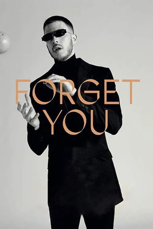 Izuka Hoyle interpreta a Kav en Forget You
