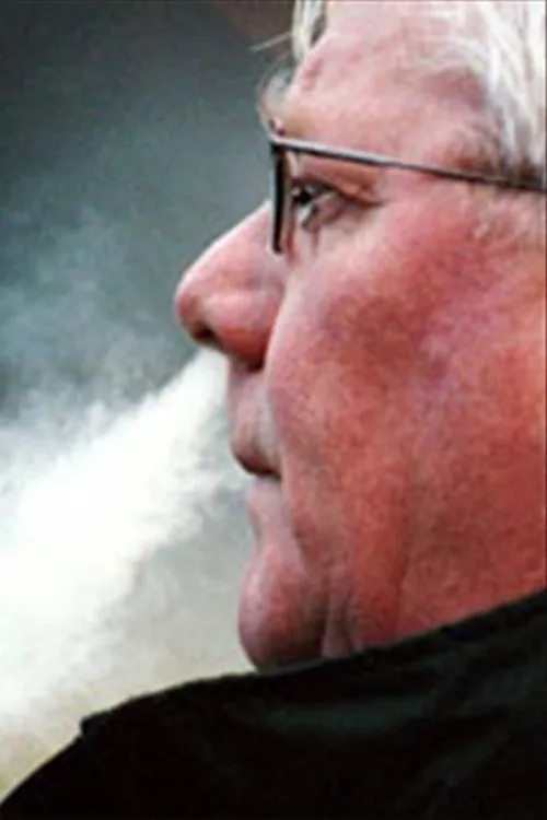 Nils Arne Eggen interpreta a Himself en Fotballens Urkraft