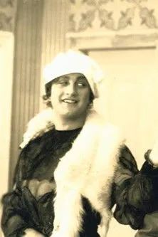 Kai Lind interpreta a en Frøken Theodor