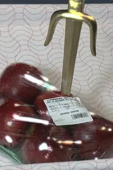 Alison Folland interpreta a Nurse Corndog en Fruit Hospital, Episode 1