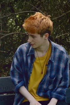 Roly Botha interpreta a Dan en Fuck The Boxes