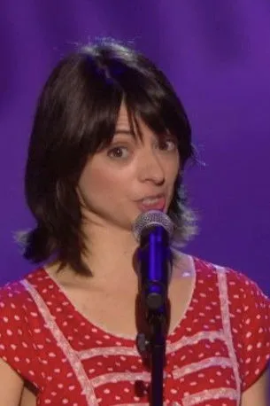 Riki Lindhome interpreta a Self en Garfunkel and Oates: The Half Hour