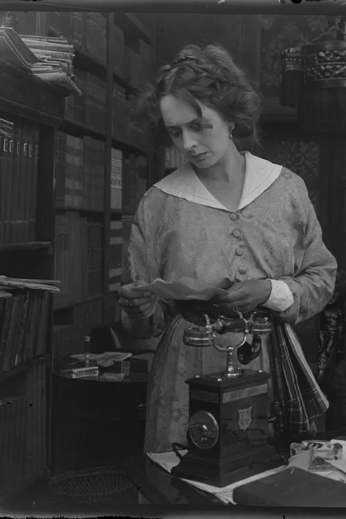 Gunnar Tolnæs interpreta a Karl Sterner en Gatans barn