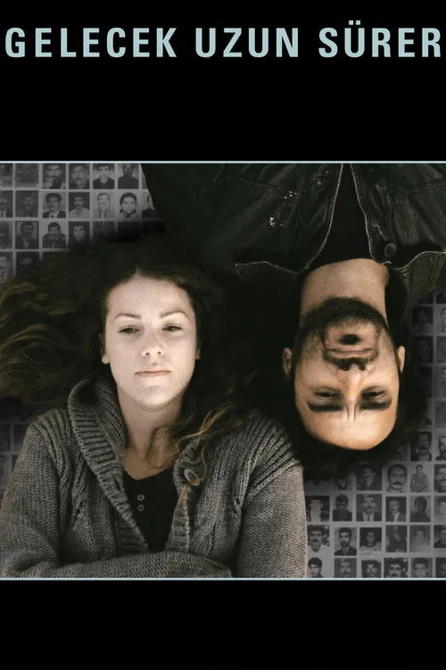 Póster de Gelecek Uzun Sürer