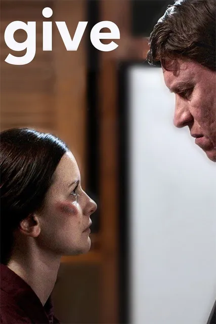 Joel DeCandio interpreta a Patrick en Give