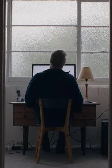 Steve Rodgers interpreta a Glen en Glen