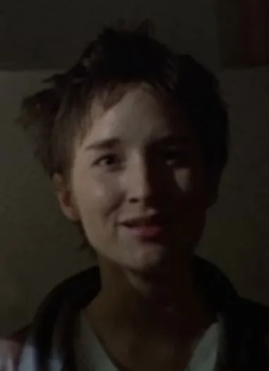 Emily Woof interpreta a Anna en Going Going