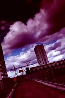 Brim interpreta a Self en Goldie: When Saturn Returns