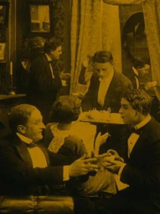 Agnes Nørlund Seemann interpreta a Oda, Hjalmars hustru en Gorki