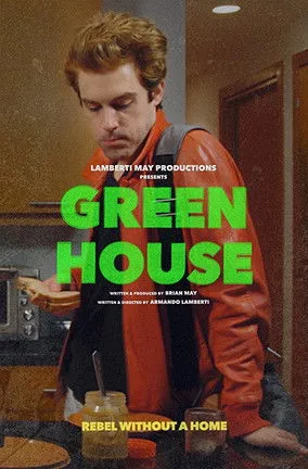 Daniel May interpreta a Helmut Carlough en Green House